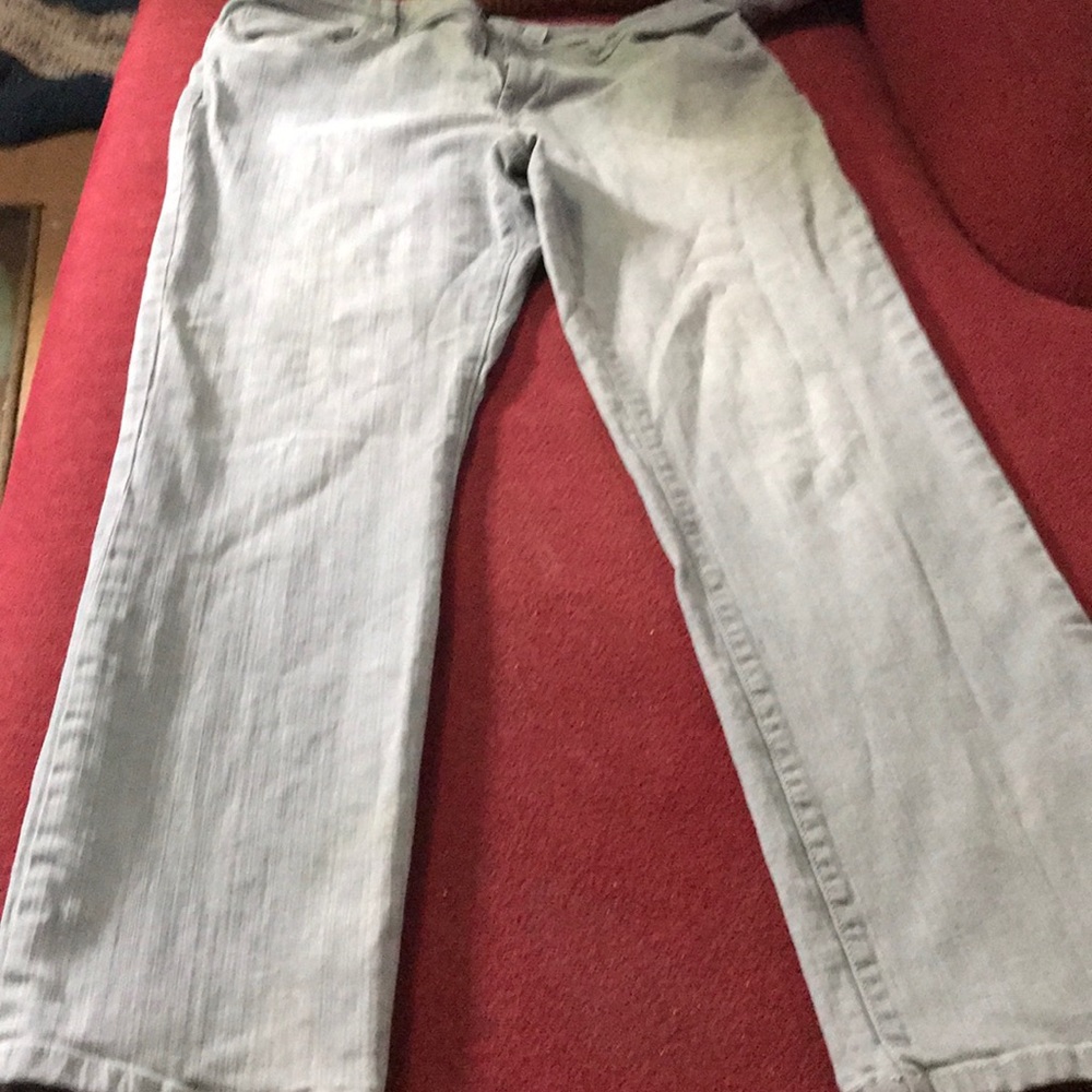 Chicos  Platinum Lt Gray Jeans size 3